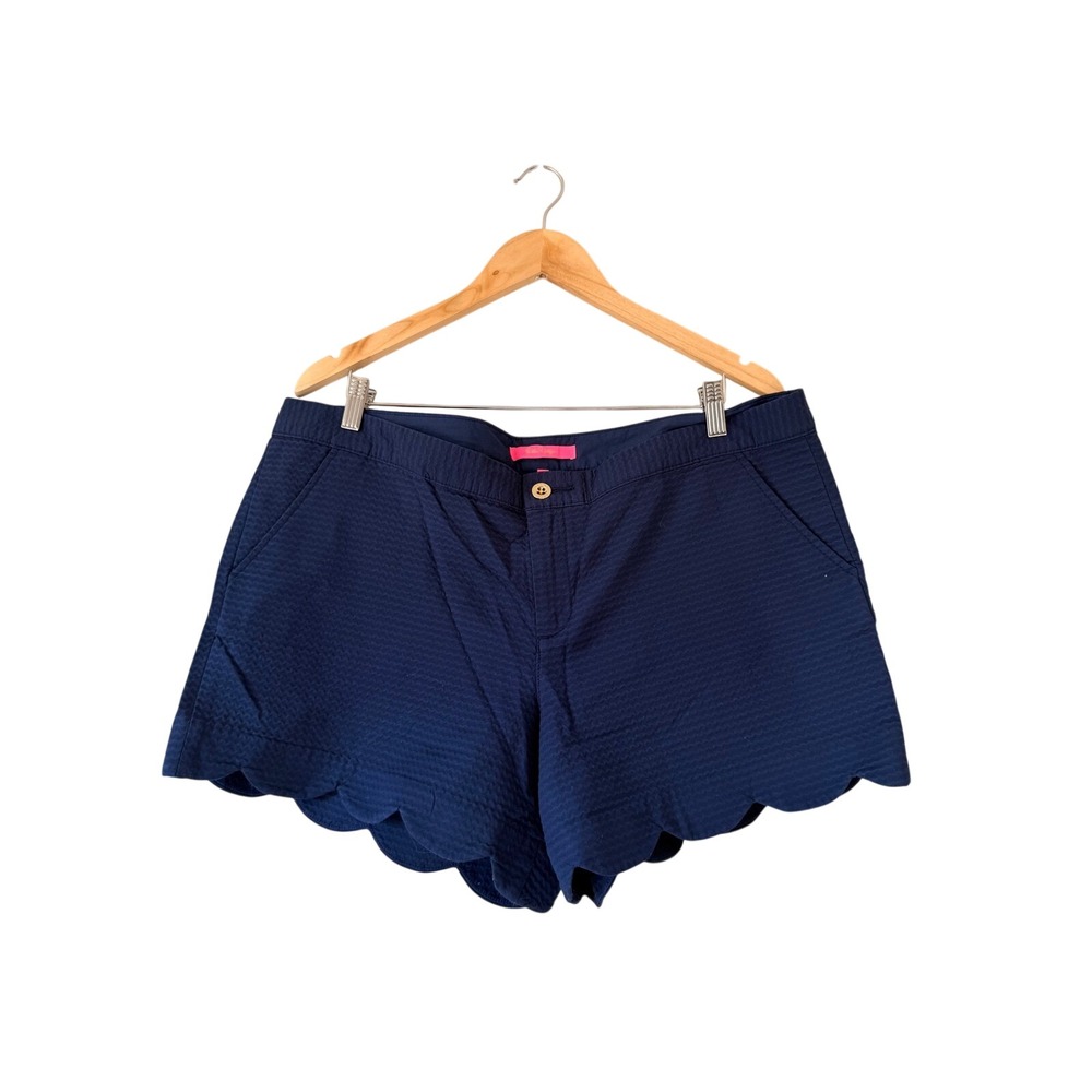 Lilly Pulitzer Navy Blue Scalloped Hem Seersucker Shorts Womens‎ Size 16 Preppy